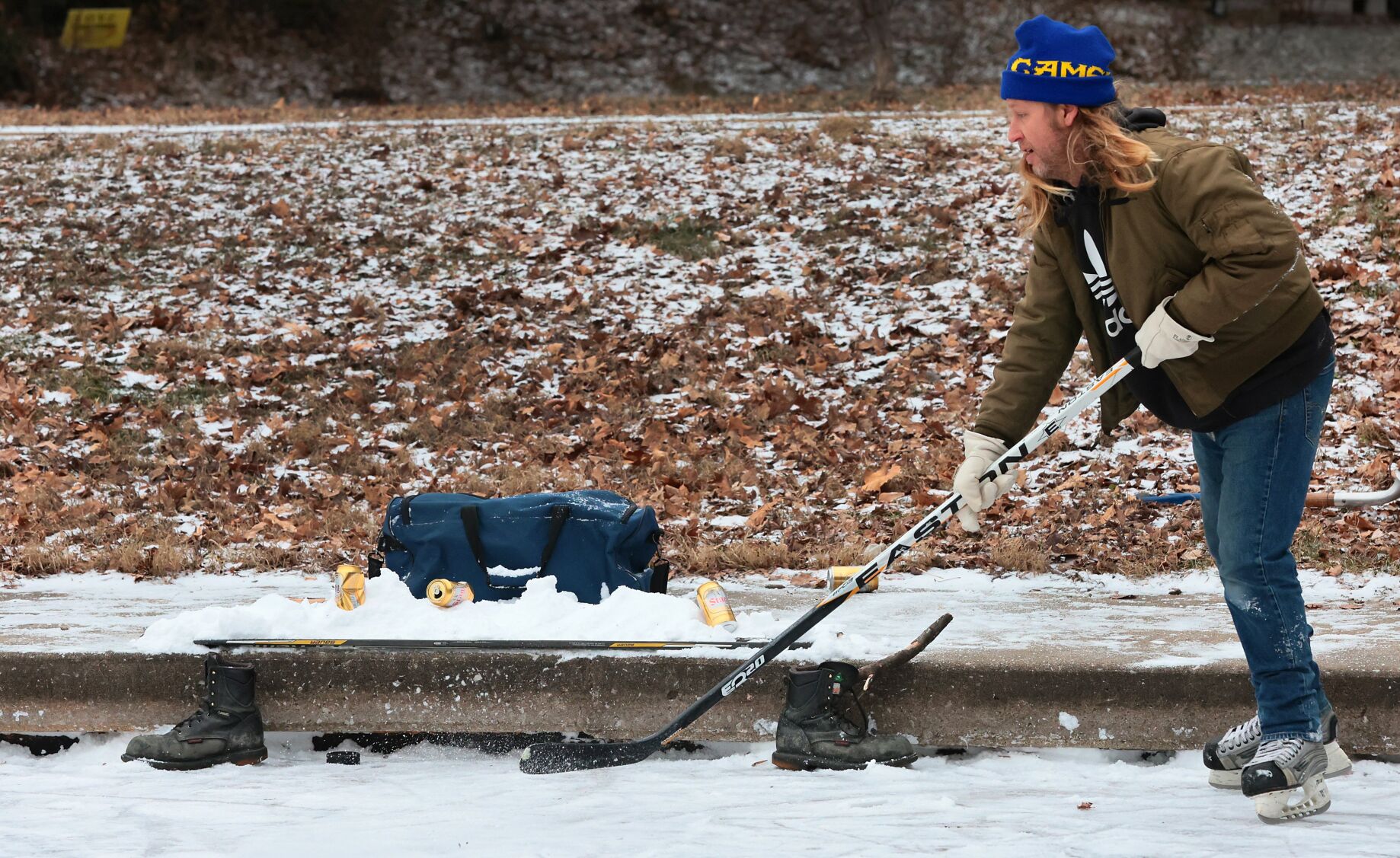 Benton Park Lake becomes hockey rink